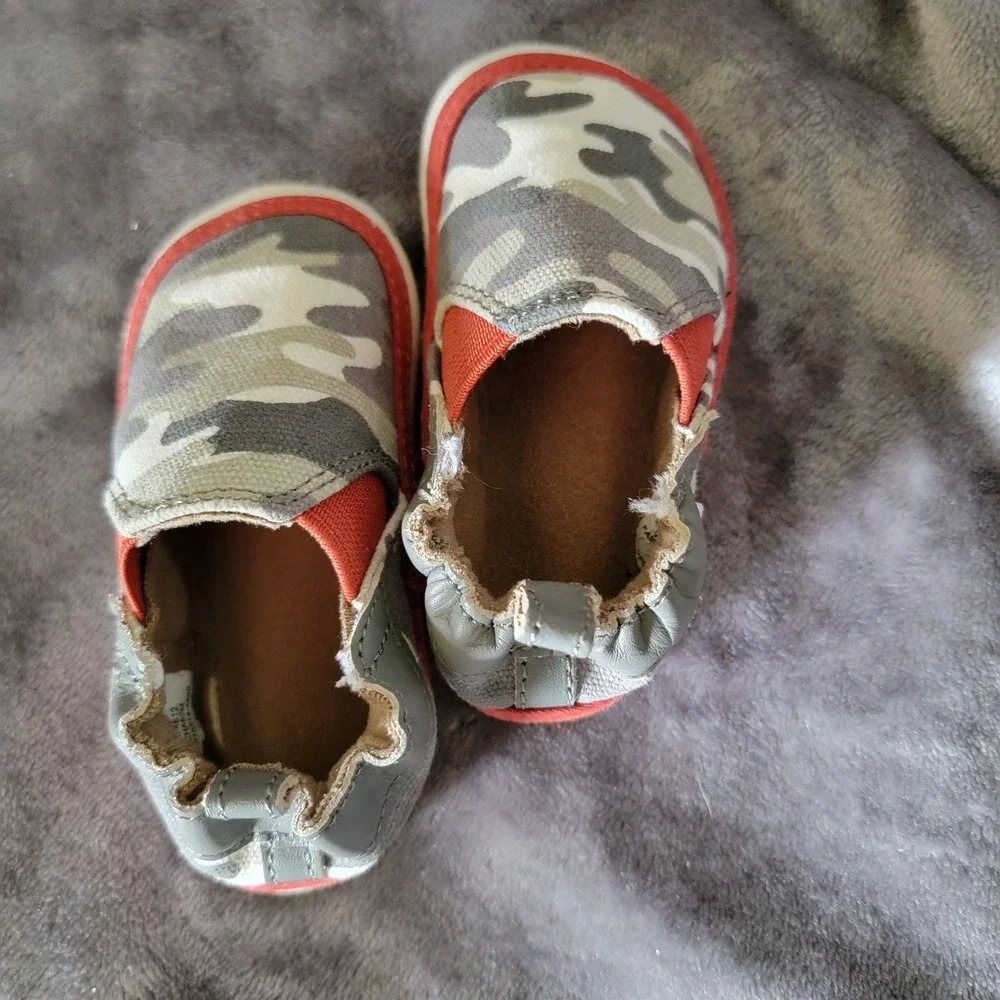 Robeez Slip On Shoes Kids 6-12 Months Camo Excellent Elastic Gusset Soft Sole
